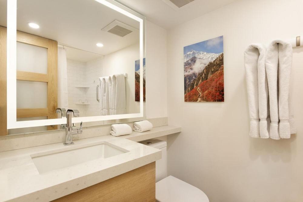 Chateau Roaring Fork Unit 25, Contemporary Condo With River Views, Close To Town Aspen Kültér fotó